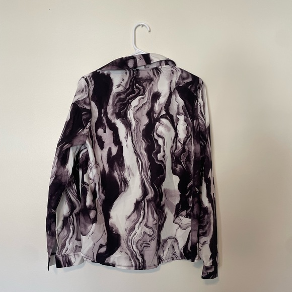 SHEIN Marble Print Button Down - Picture 2 of 5